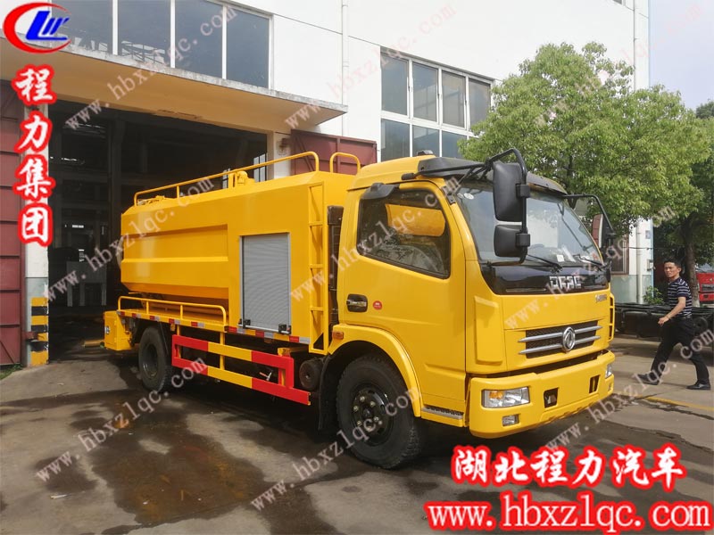 湖北程力集團清洗吸污車遠見聞名，深受廣大客戶追捧的多功能寶車！