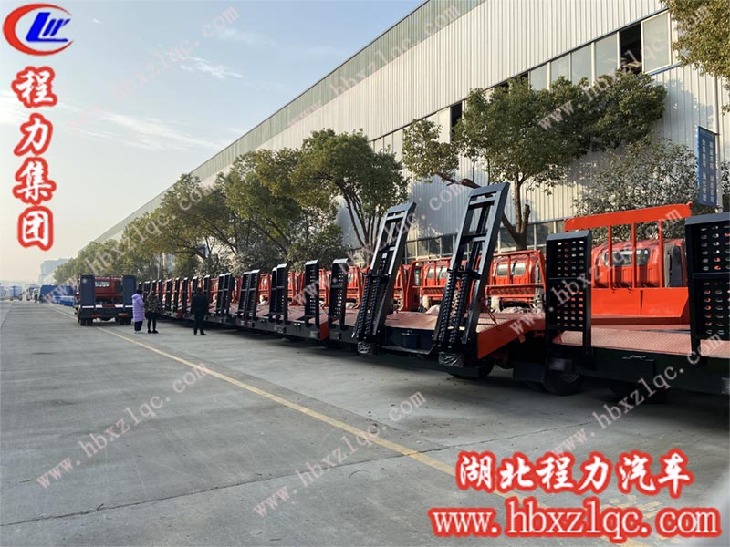 程力平板運(yùn)輸車(chē)，拖車(chē)?yán)洏訕有? title=