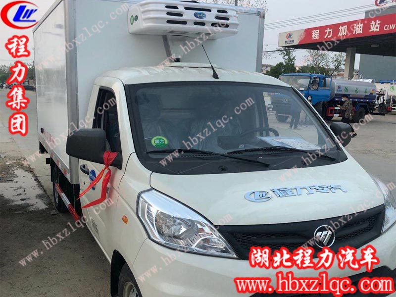 福田祥菱v1冷藏車，車頭尖頭設計