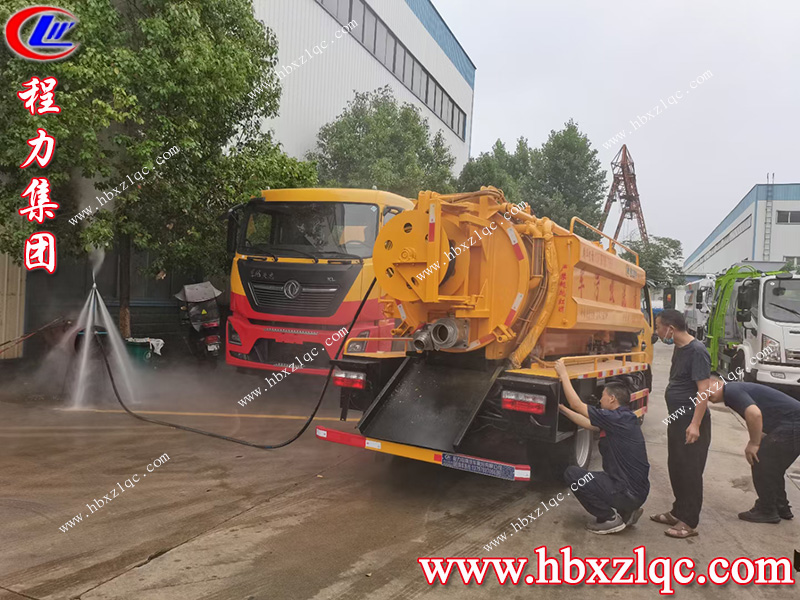 就算狂風(fēng)暴雨，程力小編依然會(huì)在湖北程力車(chē)間等你
