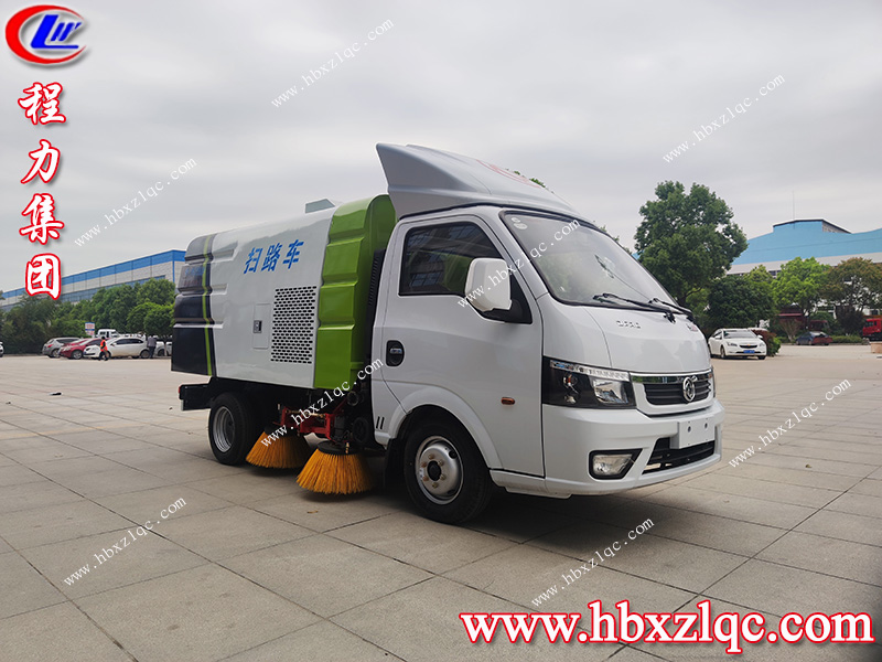 程力集團(tuán)東風(fēng)途逸掃路車，C證即可駕駛，再也不用為找司機(jī)而煩惱啦！