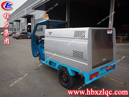 伸縮靈活，可360°旋轉(zhuǎn)，程力牌三輪高壓清洗車(chē)實(shí)現(xiàn)無(wú)死角清洗作業(yè)