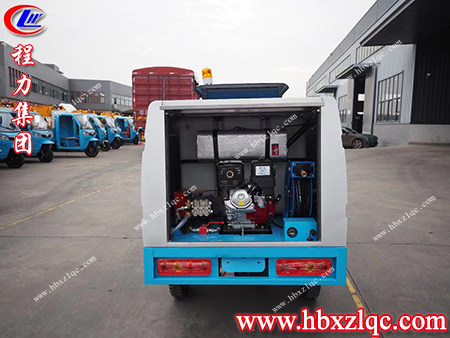 伸縮靈活，可360°旋轉(zhuǎn)，程力牌三輪高壓清洗車(chē)實(shí)現(xiàn)無(wú)死角清洗作業(yè)